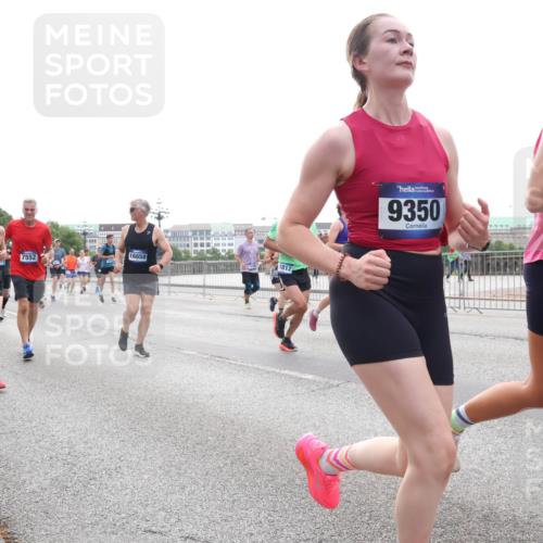 29.06.2025 - hella hamburg halbmarathon Lena Gebhardt http://msf.ph/oto/8341198 29.06.2025 10:38:16 Lombardsbrücke 16360, 5876, 7552, 16658, 1812, 9350, 1196, 1394, 1457, 1578, 1596, 1721, 1742, 1791, 1799, 1901, 1966, 1985, 2113, 2151, 2498, 2786, 3010, 3094, 3095, 3242, 3246, 3286, 3338, 3635, 3636, 3716, 3777, 3841, 3880, 4139, 4155, 4159, 4414, 4883, 4921, 5085, 5089, 5139, 5155, 5300, 5617, 5684, 5713, 5735, 6199, 6200, 6362, 6697, 6751, 6930, 7117, 7118, 7165, 7244, 7371, 7552, 7561, 7629, 7692, 7696, 7868, 7914, 8985, 10836, 11087, 11543 meine-sportfotos.de