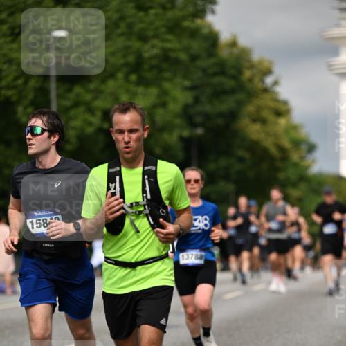 29.06.2025 - hella hamburg halbmarathon Dr. Thomas Lammeyer http://msf.ph/oto/8341230 29.06.2025 10:18:08 Kennedybrücke 1406, 1747, 2990, 3154, 3728, 3756, 3939, 4962, 5546, 5670, 5719, 6028, 6083, 6089, 7209, 7802, 7840, 7991, 8001, 8147, 8409, 9141, 9845, 11355 meine-sportfotos.de