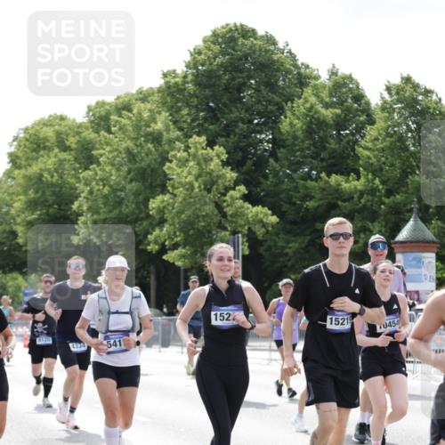 29.06.2025 - hella hamburg halbmarathon Jannik Wohlers http://msf.ph/oto/8341235 29.06.2025 10:42:14 Lombardsbrücke 1656, 1994, 2069, 2134, 2401, 2538, 2580, 2940, 2941, 3874, 4092, 4334, 4778, 5403, 5417, 6120, 6764, 7040, 7513, 8525, 8526, 8529, 8816, 9980, 10454, 10697, 10872, 10899, 12441, 12684, 13241, 13776, 14042, 14084, 14126, 14170, 14426, 14468, 14556, 14636, 14769, 15004, 15168, 15190, 15219, 15221, 15820, 15977, 16215, 16612, 16892 meine-sportfotos.de