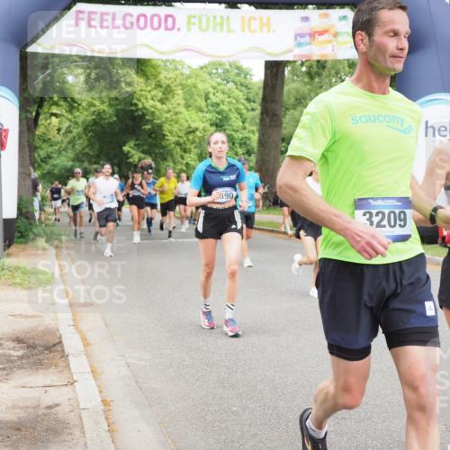 29.06.2025 - hella hamburg halbmarathon MichiJ http://msf.ph/oto/8341239 29.06.2025 10:40:03 Zwischen KM18-KM19 1706, 2444, 3208, 3209, 5169, 5194, 6390, 7786, 8390, 9380, 15681, 16538, 18331 meine-sportfotos.de