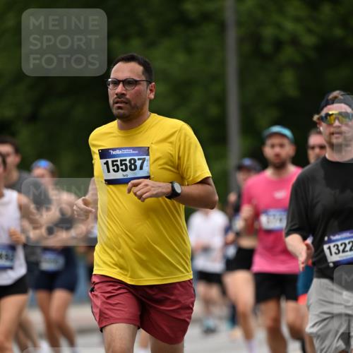 29.06.2025 - hella hamburg halbmarathon Dr. Thomas Lammeyer http://msf.ph/oto/8341296 29.06.2025 10:40:19 Kennedybrücke 1036, 1102, 1183, 1284, 1336, 1717, 2352, 2588, 2827, 3243, 3741, 3990, 4413, 4902, 4937, 5012, 5240, 5531, 6021, 6381, 6845, 6896, 7111, 7275, 7927, 8356, 8947, 10047, 10119, 10336, 10341, 10567, 11010, 11187, 11198 meine-sportfotos.de