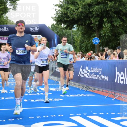 29.06.2025 - hella hamburg halbmarathon Strokosch-Dieckow http://msf.ph/oto/8341368 29.06.2025 10:53:44 Ziel 1422, 1706, 1870, 2058, 2082, 2518, 2630, 3819, 5399, 5607, 6260, 6877, 7177, 8285, 8335, 9922, 10529, 10891, 10895, 11588, 11589, 11604, 12413, 12632, 13865, 14026, 14702, 14818, 15061, 15441, 15502, 16092, 16538, 17482, 17740, 18143, 18249, 18418, 18487, 18514, 18715, 18759, 18915, 19177 meine-sportfotos.de