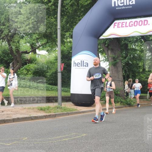 29.06.2025 - hella hamburg halbmarathon KatJ http://msf.ph/oto/8341386 29.06.2025 10:48:38 Zwischen KM18-KM19 1135, 1138, 1188, 1568, 2447, 5547, 6414, 8364 meine-sportfotos.de