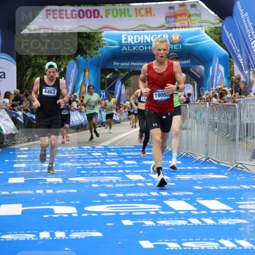29.06.2025 - hella hamburg halbmarathon Strokosch-Dieckow http://msf.ph/oto/8341408 29.06.2025 10:32:52 Ziel 4463, 4749, 6358, 10453, 12290, 13686, 14028, 15054, 16425, 18679, 18687, 19059 meine-sportfotos.de