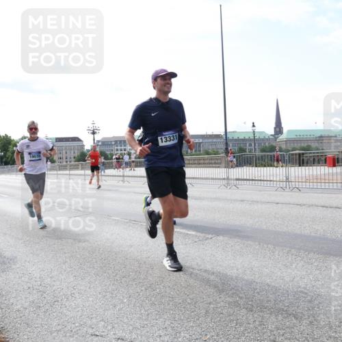 29.06.2025 - hella hamburg halbmarathon Lena Gebhardt http://msf.ph/oto/8341451 29.06.2025 10:13:27 Lombardsbrücke 1747, 19035, 13331, 1007, 1747, 1859, 2055, 2359, 2721, 2904, 2961, 2987, 3218, 3360, 3728, 3729, 4187, 4795, 4950, 5232, 5546, 5631, 6026, 6489, 6717, 6724, 7346, 7446, 7447, 7460, 7873, 7913, 8279, 8398, 8405, 8913, 9128, 9141, 9527, 9612, 9631, 10977, 12313, 12492, 12797, 12928, 12929, 13331, 13928, 14404, 15663, 15922, 16030, 16255, 16437, 16491, 17472, 17474, 17699, 17988, 18048, 18222, 18231, 18320, 18732 meine-sportfotos.de