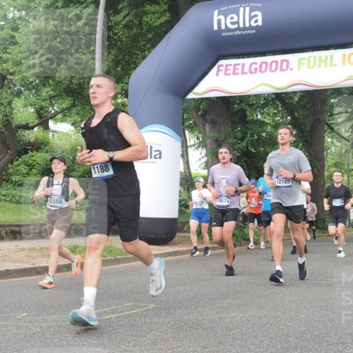 29.06.2025 - hella hamburg halbmarathon KatJ http://msf.ph/oto/8341537 29.06.2025 10:48:40 Zwischen KM18-KM19 1135, 1138, 1188, 1568, 5547 meine-sportfotos.de