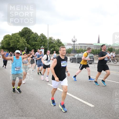 29.06.2025 - hella hamburg halbmarathon Jannik Wohlers http://msf.ph/oto/8341559 29.06.2025 10:55:42 Lombardsbrücke 1738, 1909, 2095, 2793, 3257, 3268, 4265, 4354, 4473, 4836, 5306, 5580, 5994, 6494, 6968, 7025, 7028, 7516, 7616, 8005, 8305, 8533, 9435, 9606, 9838, 10640, 10740, 10784, 10987, 11298, 11862, 11863, 12267, 12295, 12296, 12551, 13055, 13395, 13405, 13627, 14124, 14142, 14221, 14280, 14281, 14492, 15103, 15173, 15199, 15272, 15696, 15699, 15763, 16413, 16655, 16960, 17038, 17039, 17398, 18195, 18329, 18349, 19228 meine-sportfotos.de