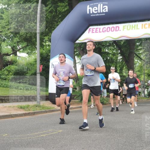 29.06.2025 - hella hamburg halbmarathon KatJ http://msf.ph/oto/8341584 29.06.2025 10:48:41 Zwischen KM18-KM19 1135, 1138, 1188, 1568, 2582, 5547 meine-sportfotos.de