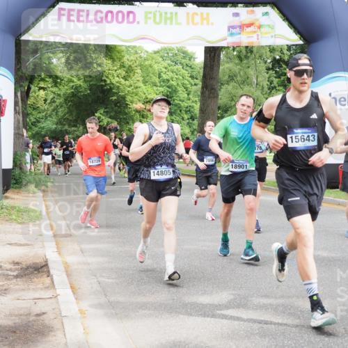 29.06.2025 - hella hamburg halbmarathon MichiJ http://msf.ph/oto/8341629 29.06.2025 10:40:11 Zwischen KM18-KM19 2208, 3715, 4065, 5378, 5638, 6481, 7896, 8273, 8587, 8651, 12135, 12321, 12379, 13032, 13211, 13289, 14805, 15643, 16320, 17198, 18729, 18901 meine-sportfotos.de
