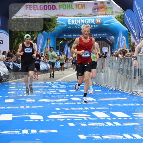 29.06.2025 - hella hamburg halbmarathon Strokosch-Dieckow http://msf.ph/oto/8341645 29.06.2025 10:32:52 Ziel 4463, 4749, 6358, 10453, 12290, 13686, 14028, 15054, 16425, 18679, 18687, 19059 meine-sportfotos.de