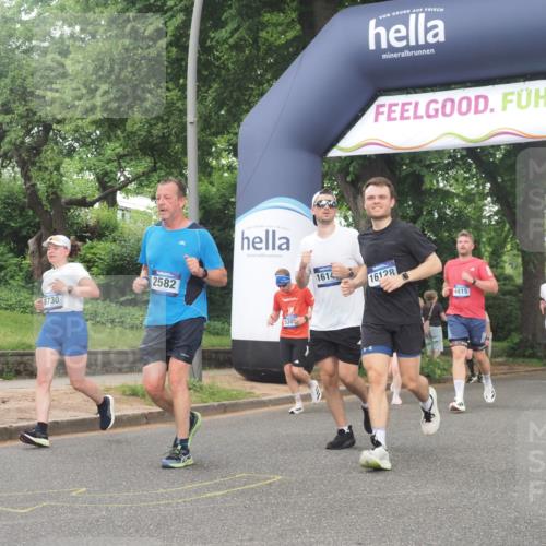 29.06.2025 - hella hamburg halbmarathon KatJ http://msf.ph/oto/8341646 29.06.2025 10:48:43 Zwischen KM18-KM19 1188, 1568, 1726, 1823, 2582, 5299, 5305, 5547, 7658, 8730 meine-sportfotos.de