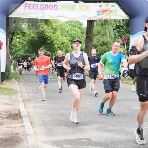 29.06.2025 - hella hamburg halbmarathon MichiJ http://msf.ph/oto/8341659 29.06.2025 10:40:11 Zwischen KM18-KM19 2208, 3715, 4065, 5378, 5638, 6481, 7896, 8273, 8587, 8651, 12135, 12321, 12379, 13032, 13211, 13289, 14805, 15643, 16320, 17198, 18729, 18901 meine-sportfotos.de