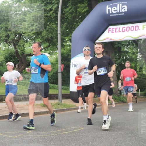 29.06.2025 - hella hamburg halbmarathon KatJ http://msf.ph/oto/8341662 29.06.2025 10:48:43 Zwischen KM18-KM19 1188, 1568, 1726, 1823, 2582, 5299, 5305, 5547, 7658, 8730 meine-sportfotos.de