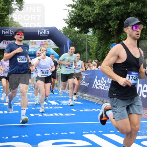 29.06.2025 - hella hamburg halbmarathon Strokosch-Dieckow http://msf.ph/oto/8341672 29.06.2025 10:53:44 Ziel 1422, 1706, 1870, 2058, 2082, 2518, 2630, 3819, 5399, 5607, 6260, 6877, 7177, 8285, 8335, 9922, 10529, 10891, 10895, 11588, 11589, 11604, 12413, 12632, 13865, 14026, 14702, 14818, 15061, 15441, 15502, 16092, 16538, 17482, 17740, 18143, 18249, 18418, 18487, 18514, 18715, 18759, 18915, 19177 meine-sportfotos.de