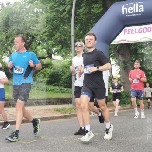29.06.2025 - hella hamburg halbmarathon KatJ http://msf.ph/oto/8341688 29.06.2025 10:48:43 Zwischen KM18-KM19 1188, 1568, 1726, 1823, 2582, 5299, 5305, 5547, 7658, 8730 meine-sportfotos.de