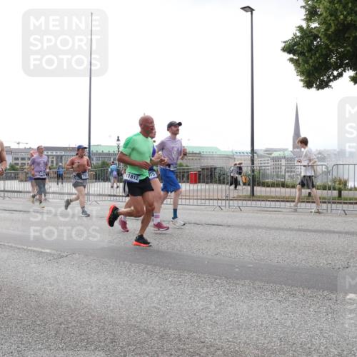 29.06.2025 - hella hamburg halbmarathon Lena Gebhardt http://msf.ph/oto/8341699 29.06.2025 10:38:16 Lombardsbrücke 11812, 16658, 515, 1196, 1394, 1457, 1578, 1596, 1721, 1742, 1791, 1799, 1901, 1966, 1985, 2113, 2151, 2498, 2786, 3010, 3094, 3095, 3242, 3246, 3286, 3338, 3635, 3636, 3716, 3777, 3841, 3880, 4139, 4155, 4159, 4414, 4883, 4921, 5085, 5089, 5139, 5155, 5300, 5617, 5684, 5713, 5735, 6199, 6200, 6362, 6697, 6751, 6930, 7117, 7118, 7165, 7244, 7371, 7552, 7561, 7629, 7692, 7696, 7868, 7914, 8985, 10836, 11087, 11543 meine-sportfotos.de