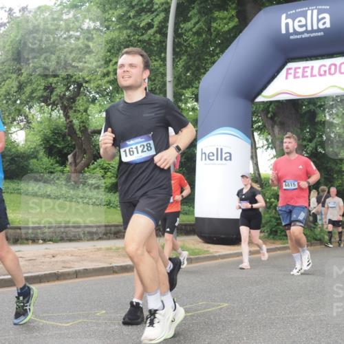 29.06.2025 - hella hamburg halbmarathon KatJ http://msf.ph/oto/8341708 29.06.2025 10:48:44 Zwischen KM18-KM19 1188, 1568, 1726, 1823, 2582, 5299, 5305, 5547, 7658, 8730 meine-sportfotos.de
