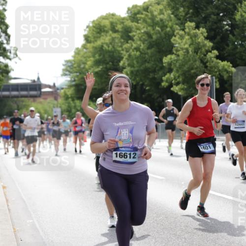 29.06.2025 - hella hamburg halbmarathon Jannik Wohlers http://msf.ph/oto/8341713 29.06.2025 10:42:18 Lombardsbrücke 1656, 1964, 1994, 2134, 2401, 2538, 2580, 2940, 2941, 3283, 3874, 4092, 4105, 4334, 4385, 4778, 5417, 6120, 6764, 7513, 8161, 8529, 10454, 10697, 11142, 11710, 12151, 12441, 13070, 13241, 13776, 14042, 14084, 14126, 14170, 14556, 14636, 14694, 14769, 15168, 15190, 15219, 15221, 15820, 15977, 16612, 16892 meine-sportfotos.de