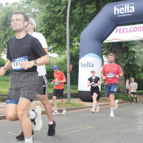 29.06.2025 - hella hamburg halbmarathon KatJ http://msf.ph/oto/8341722 29.06.2025 10:48:44 Zwischen KM18-KM19 1188, 1568, 1726, 1823, 2582, 5299, 5305, 5547, 7658, 8730 meine-sportfotos.de
