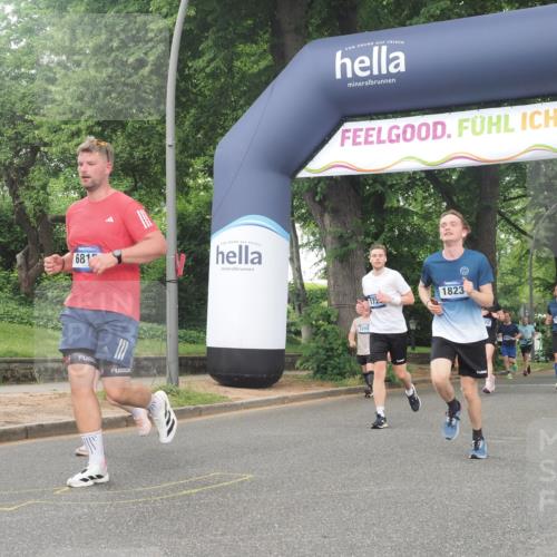 29.06.2025 - hella hamburg halbmarathon KatJ http://msf.ph/oto/8341749 29.06.2025 10:48:45 Zwischen KM18-KM19 1188, 1568, 1726, 1823, 2582, 5299, 5305, 6602, 7658, 8730 meine-sportfotos.de