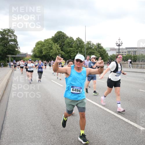29.06.2025 - hella hamburg halbmarathon Jannik Wohlers http://msf.ph/oto/8341758 29.06.2025 10:55:42 Lombardsbrücke 1738, 1909, 2095, 2793, 3257, 3268, 4265, 4354, 4473, 4836, 5306, 5580, 5994, 6494, 6968, 7025, 7028, 7516, 7616, 8005, 8305, 8533, 9435, 9606, 9838, 10640, 10740, 10784, 10987, 11298, 11862, 11863, 12267, 12295, 12296, 12551, 13055, 13395, 13405, 13627, 14124, 14142, 14221, 14280, 14281, 14492, 15103, 15173, 15199, 15272, 15696, 15699, 15763, 16413, 16655, 16960, 17038, 17039, 17398, 18195, 18329, 18349, 19228 meine-sportfotos.de