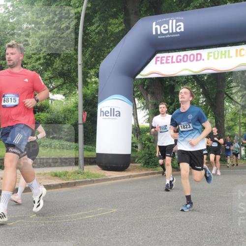29.06.2025 - hella hamburg halbmarathon KatJ http://msf.ph/oto/8341763 29.06.2025 10:48:45 Zwischen KM18-KM19 1188, 1568, 1726, 1823, 2582, 5299, 5305, 6602, 7658, 8730 meine-sportfotos.de