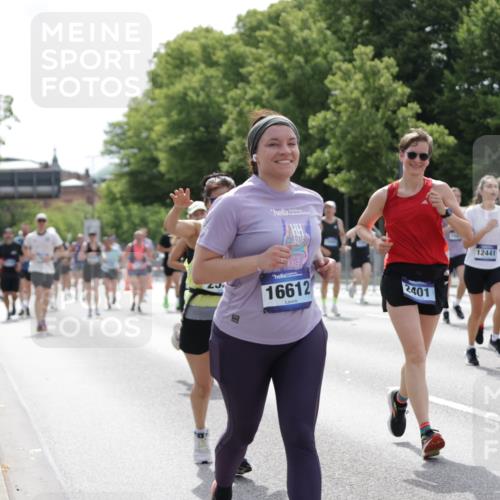 29.06.2025 - hella hamburg halbmarathon Jannik Wohlers http://msf.ph/oto/8341768 29.06.2025 10:42:18 Lombardsbrücke 1656, 1964, 1994, 2134, 2401, 2538, 2580, 2940, 2941, 3283, 3874, 4092, 4105, 4334, 4385, 4778, 5417, 6120, 6764, 7513, 8161, 8529, 10454, 10697, 11142, 11710, 12151, 12441, 13070, 13241, 13776, 14042, 14084, 14126, 14170, 14556, 14636, 14694, 14769, 15168, 15190, 15219, 15221, 15820, 15977, 16612, 16892 meine-sportfotos.de