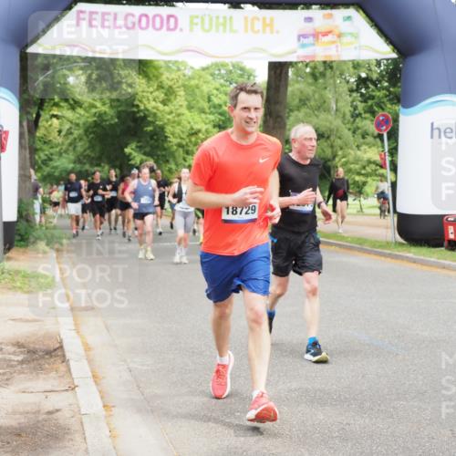 29.06.2025 - hella hamburg halbmarathon MichiJ http://msf.ph/oto/8341841 29.06.2025 10:40:13 Zwischen KM18-KM19 1258, 2208, 3715, 3952, 4029, 4065, 5378, 5638, 6481, 7896, 8273, 8651, 12135, 12321, 12379, 13032, 13211, 13289, 14805, 15643, 16320, 17198, 17773, 18729, 18901 meine-sportfotos.de