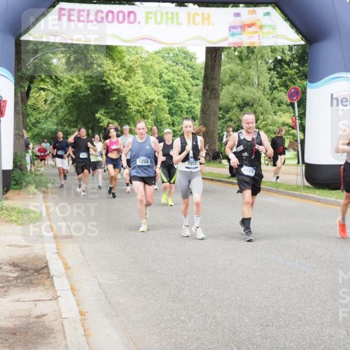 29.06.2025 - hella hamburg halbmarathon MichiJ http://msf.ph/oto/8341872 29.06.2025 10:40:15 Zwischen KM18-KM19 1151, 1258, 2208, 3715, 3952, 4029, 5378, 5638, 6481, 7896, 8273, 8651, 12321, 12379, 12875, 13032, 13211, 14805, 15643, 17198, 17773, 18729, 18901 meine-sportfotos.de
