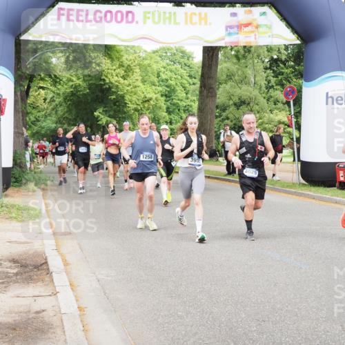 29.06.2025 - hella hamburg halbmarathon MichiJ http://msf.ph/oto/8341889 29.06.2025 10:40:15 Zwischen KM18-KM19 1151, 1258, 2208, 3715, 3952, 4029, 5378, 5638, 6481, 7896, 8273, 8651, 12321, 12379, 12875, 13032, 13211, 14805, 15643, 17198, 17773, 18729, 18901 meine-sportfotos.de