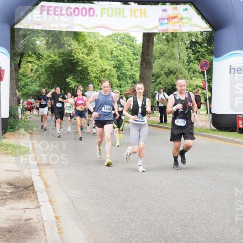 29.06.2025 - hella hamburg halbmarathon MichiJ http://msf.ph/oto/8341912 29.06.2025 10:40:15 Zwischen KM18-KM19 1151, 1258, 2208, 3715, 3952, 4029, 5378, 5638, 6481, 7896, 8273, 8651, 12321, 12379, 12875, 13032, 13211, 14805, 15643, 17198, 17773, 18729, 18901 meine-sportfotos.de