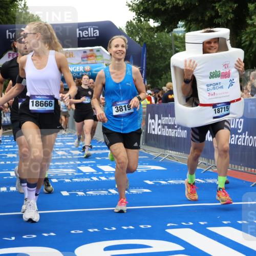 29.06.2025 - hella hamburg halbmarathon Strokosch-Dieckow http://msf.ph/oto/8341973 29.06.2025 10:53:37 Ziel 1030, 1061, 1098, 1499, 1502, 1783, 2058, 2070, 2082, 2518, 2630, 3399, 3819, 5399, 6628, 6762, 8335, 10549, 10895, 11588, 11589, 11604, 12632, 13865, 14702, 14818, 15061, 15113, 15441, 15497, 15856, 16092, 17482, 18143, 18450, 18514, 18612, 18666, 18715 meine-sportfotos.de