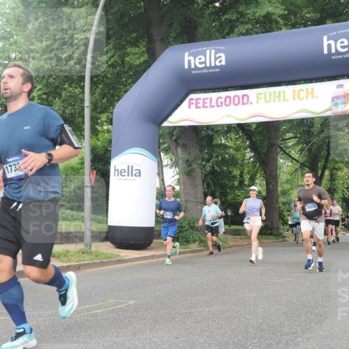 29.06.2025 - hella hamburg halbmarathon KatJ http://msf.ph/oto/8342021 29.06.2025 10:48:50 Zwischen KM18-KM19 1726, 1823, 5299, 5305, 6602, 7636, 7658, 8045, 8730 meine-sportfotos.de