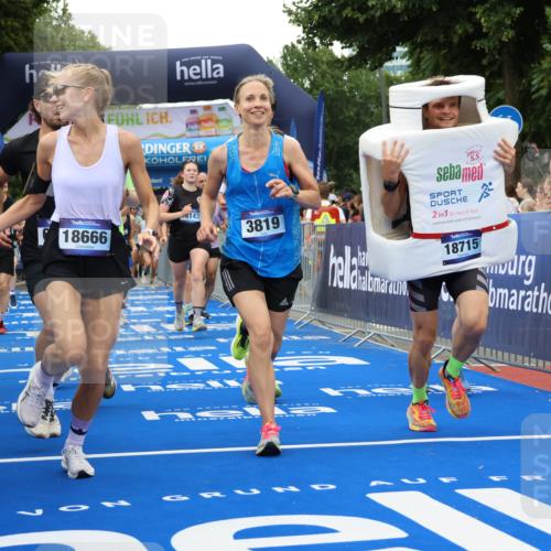 29.06.2025 - hella hamburg halbmarathon Strokosch-Dieckow http://msf.ph/oto/8342029 29.06.2025 10:53:37 Ziel 1030, 1061, 1098, 1499, 1502, 1783, 2058, 2070, 2082, 2518, 2630, 3399, 3819, 5399, 6628, 6762, 8335, 10549, 10895, 11588, 11589, 11604, 12632, 13865, 14702, 14818, 15061, 15113, 15441, 15497, 15856, 16092, 17482, 18143, 18450, 18514, 18612, 18666, 18715 meine-sportfotos.de