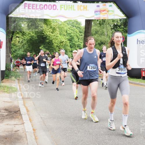 29.06.2025 - hella hamburg halbmarathon MichiJ http://msf.ph/oto/8342047 29.06.2025 10:40:16 Zwischen KM18-KM19 1151, 1258, 2208, 3952, 4029, 5378, 5907, 6481, 7896, 8273, 11217, 12321, 12379, 12875, 13032, 14791, 14805, 15446, 15643, 17773, 18729, 18901 meine-sportfotos.de