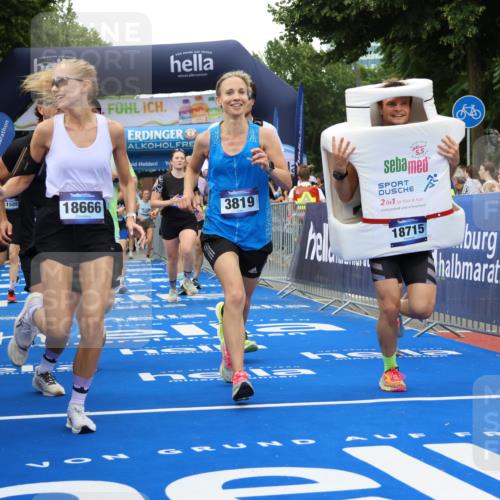 29.06.2025 - hella hamburg halbmarathon Strokosch-Dieckow http://msf.ph/oto/8342055 29.06.2025 10:53:37 Ziel 1030, 1061, 1098, 1499, 1502, 1783, 2058, 2070, 2082, 2518, 2630, 3399, 3819, 5399, 6628, 6762, 8335, 10549, 10895, 11588, 11589, 11604, 12632, 13865, 14702, 14818, 15061, 15113, 15441, 15497, 15856, 16092, 17482, 18143, 18450, 18514, 18612, 18666, 18715 meine-sportfotos.de