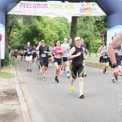 29.06.2025 - hella hamburg halbmarathon MichiJ http://msf.ph/oto/8342150 29.06.2025 10:40:17 Zwischen KM18-KM19 1151, 1258, 2208, 3952, 4029, 5378, 5907, 6481, 7896, 8361, 11217, 12321, 12379, 12875, 14791, 14805, 15446, 15643, 17773, 18729 meine-sportfotos.de