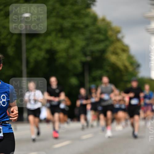 29.06.2025 - hella hamburg halbmarathon Dr. Thomas Lammeyer http://msf.ph/oto/8342233 29.06.2025 10:18:11 Kennedybrücke 1406, 2990, 3154, 3728, 3756, 3939, 5546, 5670, 5719, 6028, 6083, 6089, 7209, 7802, 7840, 7991, 8001, 8147, 8409, 9141, 9845, 10610, 11355 meine-sportfotos.de