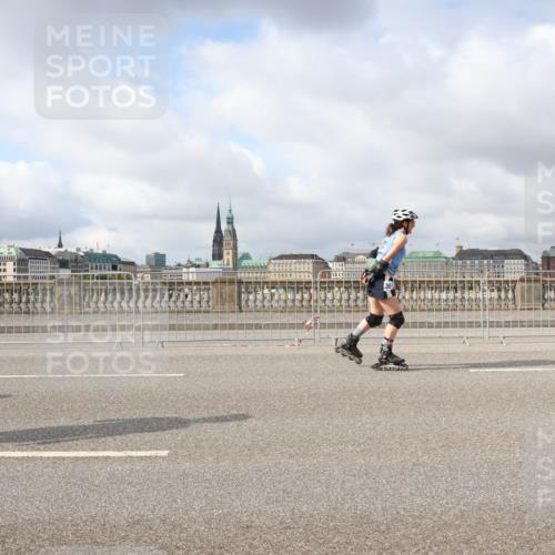 29.06.2025 - hella hamburg halbmarathon Lena Gebhardt http://msf.ph/oto/8342242 29.06.2025 09:09:06 Lombardsbrücke  meine-sportfotos.de