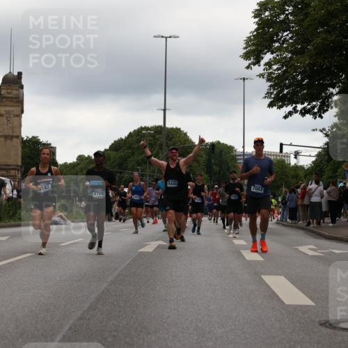 29.06.2025 - hella hamburg halbmarathon Yannick Fuchs http://msf.ph/oto/8342310 29.06.2025 10:52:15 20KM 1319, 1595, 1833, 2250, 2488, 2619, 2656, 2840, 2996, 3251, 3859, 4319, 4502, 4550, 4708, 4767, 5277, 5341, 5675, 5926, 6104, 6138, 6147, 6592, 7082, 7189, 7856, 8089, 8322, 8585, 9230, 9316, 10020, 10319, 10518, 10703, 10788, 11394, 11605, 11645, 11846, 12378, 12495, 12585, 12734, 12879, 13287, 13512, 13694, 13816, 13880, 14266, 14673, 15197, 15434, 15527, 16189, 16531, 17405, 17531, 17827, 18180, 18492, 18587, 18727, 18985 meine-sportfotos.de