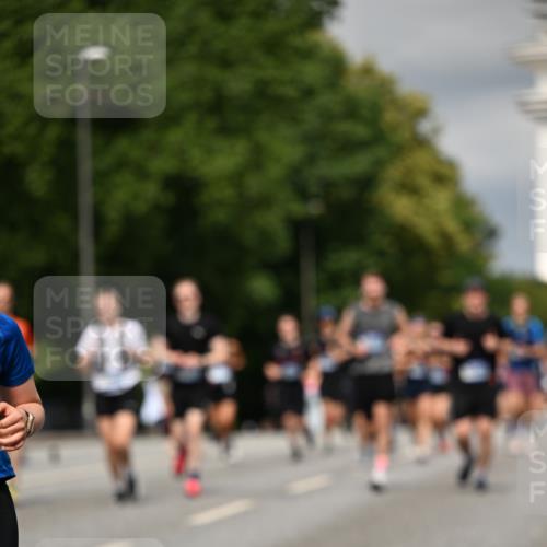 29.06.2025 - hella hamburg halbmarathon Dr. Thomas Lammeyer http://msf.ph/oto/8342330 29.06.2025 10:18:11 Kennedybrücke 1406, 2990, 3154, 3728, 3756, 3939, 5546, 5670, 5719, 6028, 6083, 6089, 7209, 7802, 7840, 7991, 8001, 8147, 8409, 9141, 9845, 10610, 11355 meine-sportfotos.de
