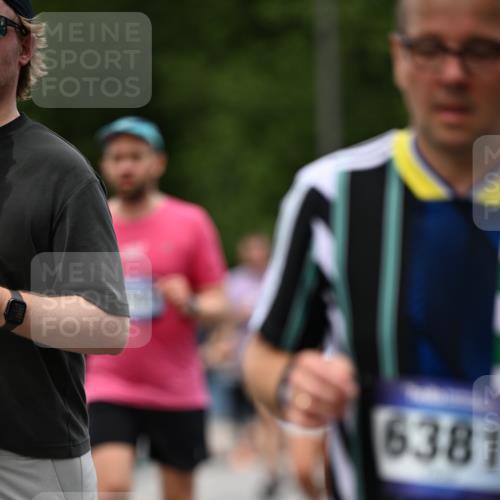 29.06.2025 - hella hamburg halbmarathon Dr. Thomas Lammeyer http://msf.ph/oto/8342381 29.06.2025 10:40:21 Kennedybrücke 1036, 1102, 1183, 1284, 1336, 1717, 2352, 2588, 3243, 3741, 3990, 4902, 4937, 5012, 5240, 5246, 5531, 6021, 6381, 6845, 6896, 7111, 7275, 7927, 8356, 8947, 9295, 10047, 10119, 10336, 10341, 10567, 11010, 11187, 11198 meine-sportfotos.de