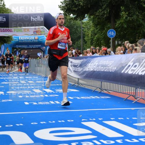 29.06.2025 - hella hamburg halbmarathon Strokosch-Dieckow http://msf.ph/oto/8342445 29.06.2025 10:32:46 Ziel 4749, 6358, 7965, 8062, 10453, 12290, 12987, 13686, 13961, 14028, 15054, 16425, 17117, 17151, 18687, 19059 meine-sportfotos.de