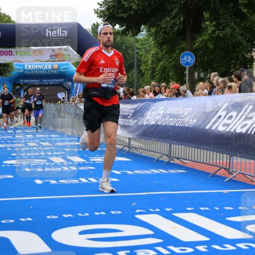 29.06.2025 - hella hamburg halbmarathon Strokosch-Dieckow http://msf.ph/oto/8342499 29.06.2025 10:32:46 Ziel 4749, 6358, 7965, 8062, 10453, 12290, 12987, 13686, 13961, 14028, 15054, 16425, 17117, 17151, 18687, 19059 meine-sportfotos.de