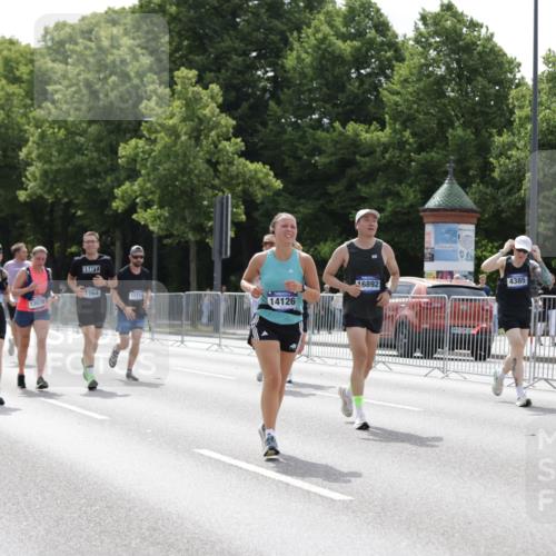 29.06.2025 - hella hamburg halbmarathon Jannik Wohlers http://msf.ph/oto/8342576 29.06.2025 10:42:22 Lombardsbrücke 1656, 1964, 1994, 2401, 2509, 2940, 2941, 3283, 3378, 3874, 4092, 4105, 4334, 4385, 4778, 5417, 6120, 6764, 7513, 8161, 8529, 9378, 10008, 10454, 10697, 11142, 11710, 12151, 12441, 13070, 13241, 13776, 14126, 14170, 14422, 14556, 14694, 15168, 15190, 15219, 15221, 15820, 15977, 16279, 16612, 16892, 17037 meine-sportfotos.de