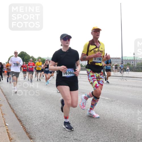 29.06.2025 - hella hamburg halbmarathon Lena Gebhardt http://msf.ph/oto/8342660 29.06.2025 10:38:19 Lombardsbrücke 3716, 14163, 1636, 1196, 15417, 1196, 1394, 1457, 1578, 1596, 1721, 1742, 1791, 1799, 1901, 1966, 1985, 2113, 2151, 2498, 2576, 2660, 2786, 3010, 3094, 3095, 3216, 3242, 3286, 3338, 3635, 3636, 3716, 3777, 3841, 3880, 4139, 4155, 4159, 4414, 4883, 4921, 5085, 5089, 5155, 5300, 5617, 5684, 5713, 5735, 6199, 6200, 6362, 6697, 6751, 6930, 7117, 7118, 7148, 7165, 7244, 7371, 7552, 7561, 7629, 7692, 7696, 7868, 7914, 8985, 10836, 11543 meine-sportfotos.de