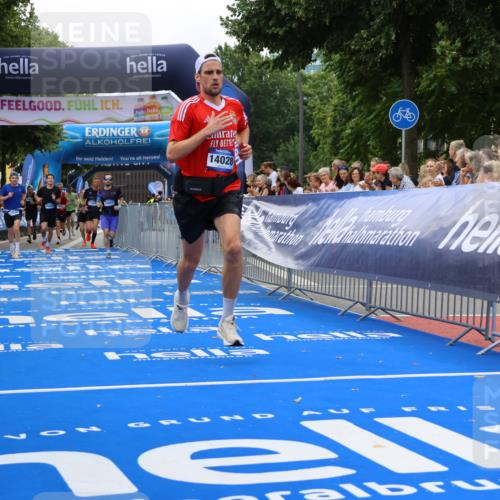 29.06.2025 - hella hamburg halbmarathon Strokosch-Dieckow http://msf.ph/oto/8342663 29.06.2025 10:32:46 Ziel 4749, 6358, 7965, 8062, 10453, 12290, 12987, 13686, 13961, 14028, 15054, 16425, 17117, 17151, 18687, 19059 meine-sportfotos.de