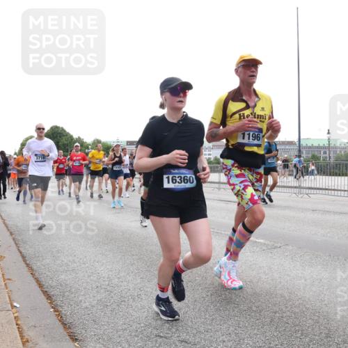 29.06.2025 - hella hamburg halbmarathon Lena Gebhardt http://msf.ph/oto/8342696 29.06.2025 10:38:19 Lombardsbrücke 3716, 18744, 14163, 16360, 1196, 1196, 1394, 1457, 1578, 1596, 1721, 1742, 1791, 1799, 1901, 1966, 1985, 2113, 2151, 2498, 2576, 2660, 2786, 3010, 3094, 3095, 3216, 3242, 3286, 3338, 3635, 3636, 3716, 3777, 3841, 3880, 4139, 4155, 4159, 4414, 4883, 4921, 5085, 5089, 5155, 5300, 5617, 5684, 5713, 5735, 6199, 6200, 6362, 6697, 6751, 6930, 7117, 7118, 7148, 7165, 7244, 7371, 7552, 7561, 7629, 7692, 7696, 7868, 7914, 8985, 10836, 11543 meine-sportfotos.de