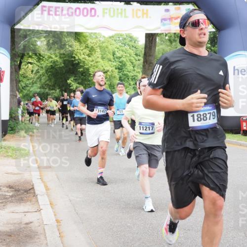 29.06.2025 - hella hamburg halbmarathon MichiJ http://msf.ph/oto/8342698 29.06.2025 10:40:20 Zwischen KM18-KM19 1151, 1258, 2082, 3952, 4029, 5907, 6511, 6512, 7177, 7274, 8361, 11217, 12482, 12712, 12875, 13147, 14791, 15446, 15502, 17773, 18879 meine-sportfotos.de
