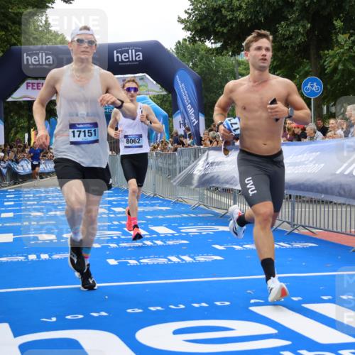 29.06.2025 - hella hamburg halbmarathon Strokosch-Dieckow http://msf.ph/oto/8342744 29.06.2025 10:32:44 Ziel 1990, 6358, 7965, 8062, 12987, 13686, 13961, 14028, 15054, 16425, 16619, 17117, 17151, 18687 meine-sportfotos.de